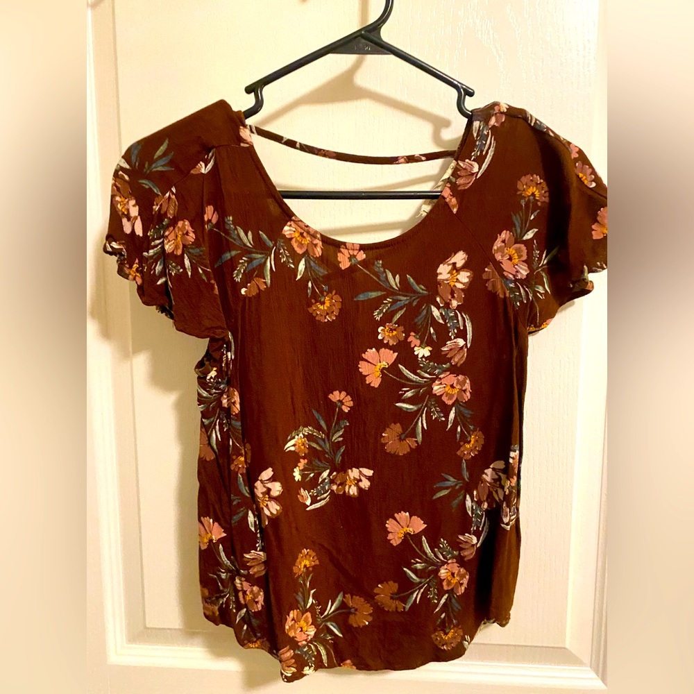 Chloe & Katie Brown Floral Flutter Sleeve Top